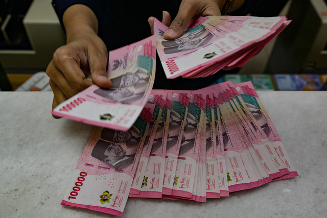 Rupiah tembus rekor baru anjlok ke Rp 17.859 per dolar AS