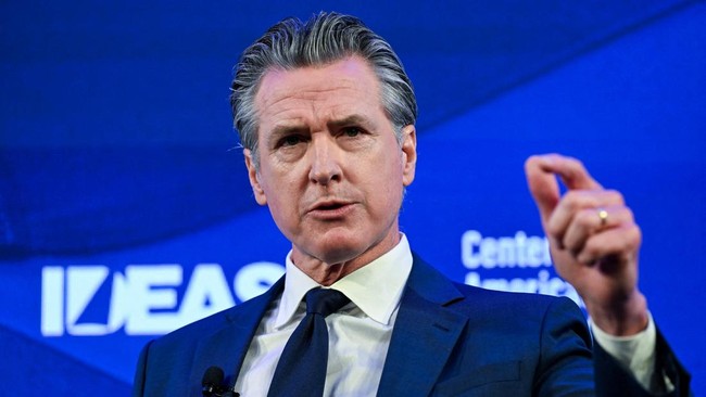 Gubernur California Gavin Newsom mengumumkan pajak 100% atas dana gelap Trump