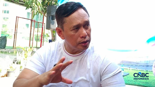 Direktur Utama Perum Bulog Ahmad Rizal Ramdhani saat konferensi pers di Jakarta