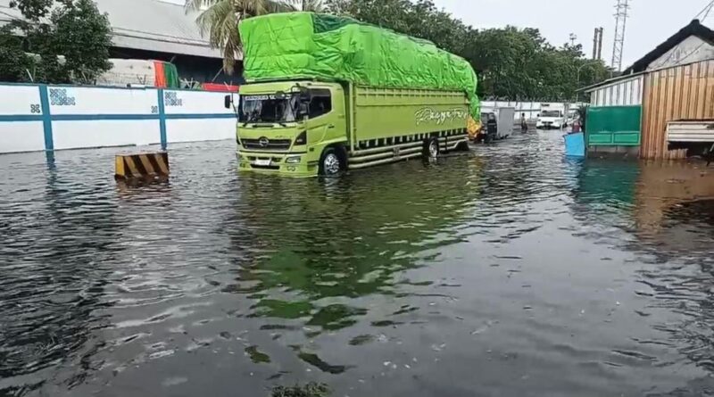 Banjir Rob Surabaya Banyuwangi BMKG Peringatan Dini