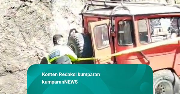 Kecelakaan Jip Wisata di Gunung Bromo Rem Blong Tabrak Tebing