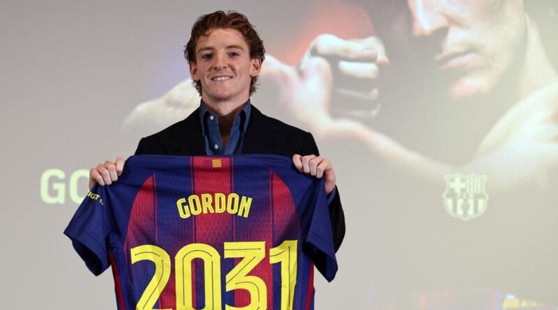 Barcelona Resmi Kontrak Winger Inggris Anthony Gordon dari Newcastle United