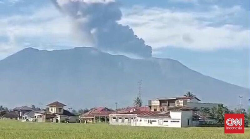 Gunung Marapi Erupsi Sabtu Pagi, Semburkan Abu 2.000 Meter