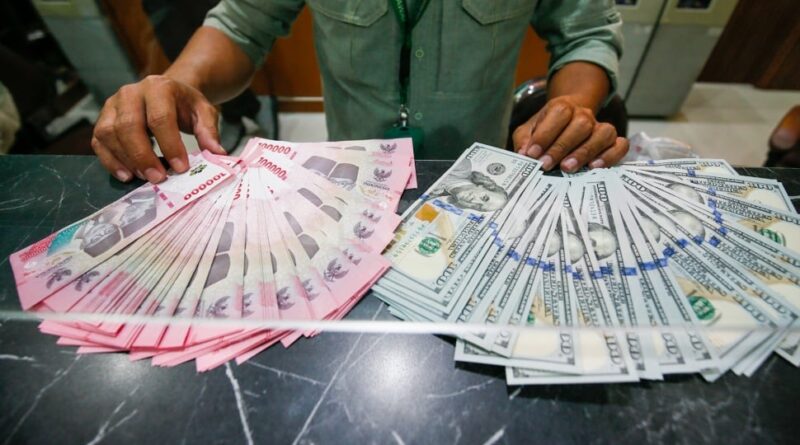 Rupiah Sekarat Menuju Rp18.000 Kebijakan BI Dinilai Terlambat